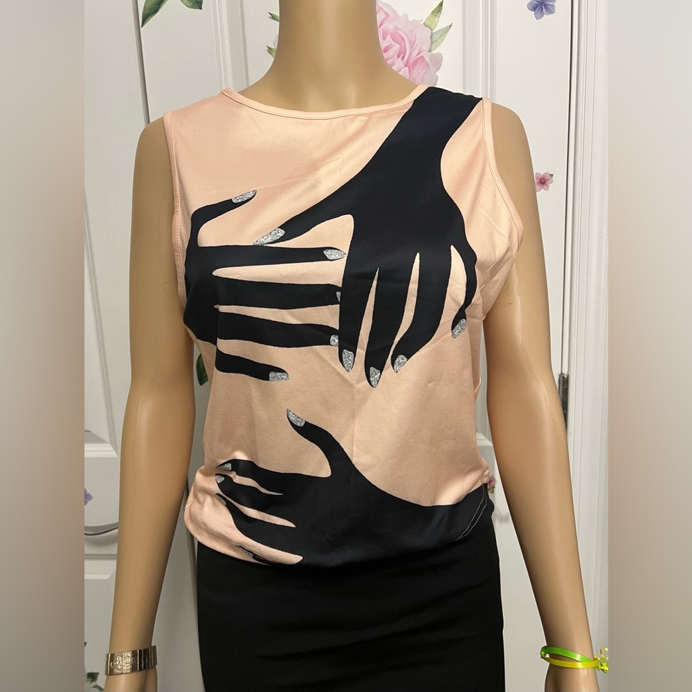 Chic Graphic Women's Tank Top in Peach and Black
